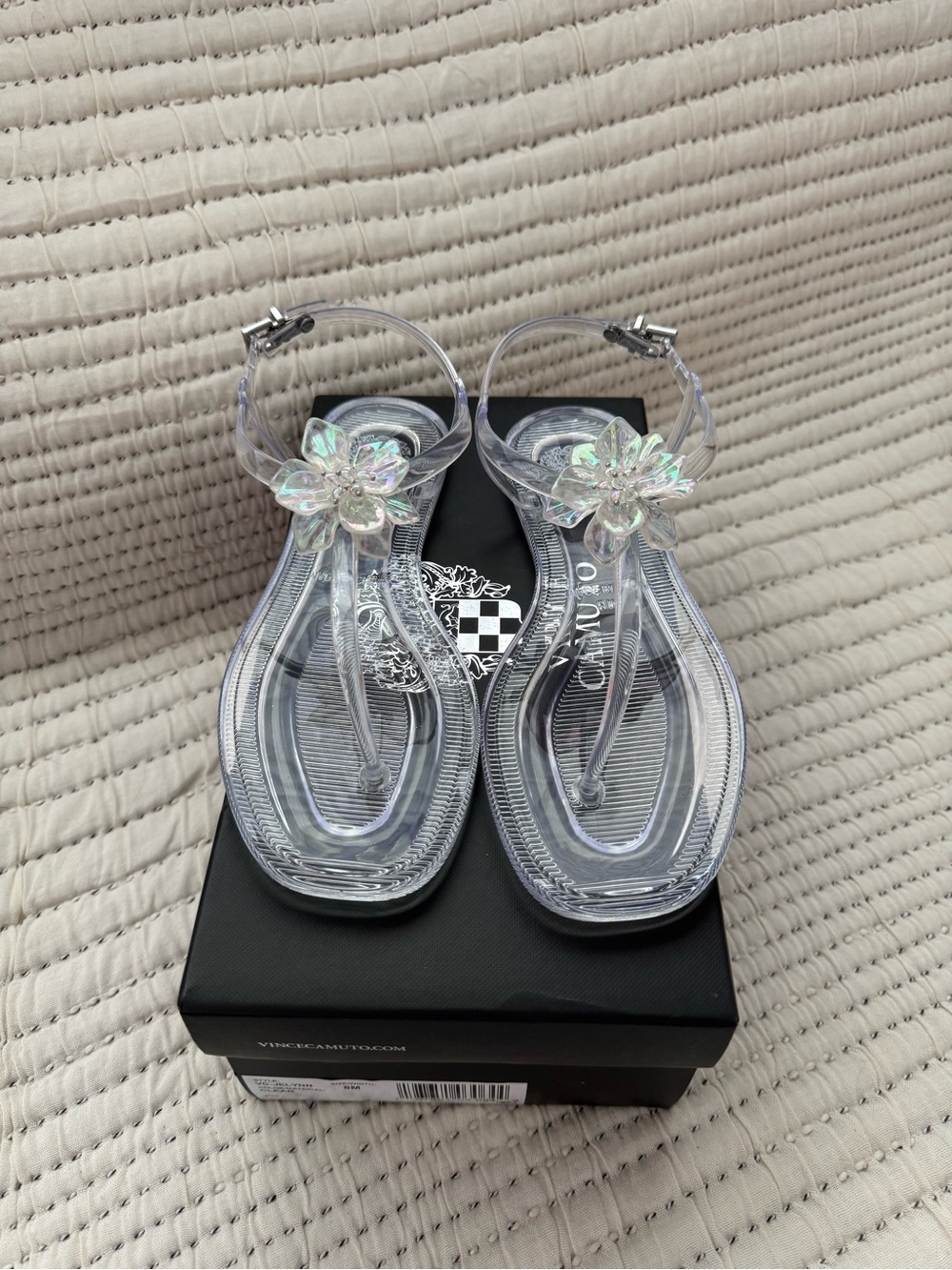 NIB Vince Camuto Jelynn Clear Floral Jelly Sandals Size 8